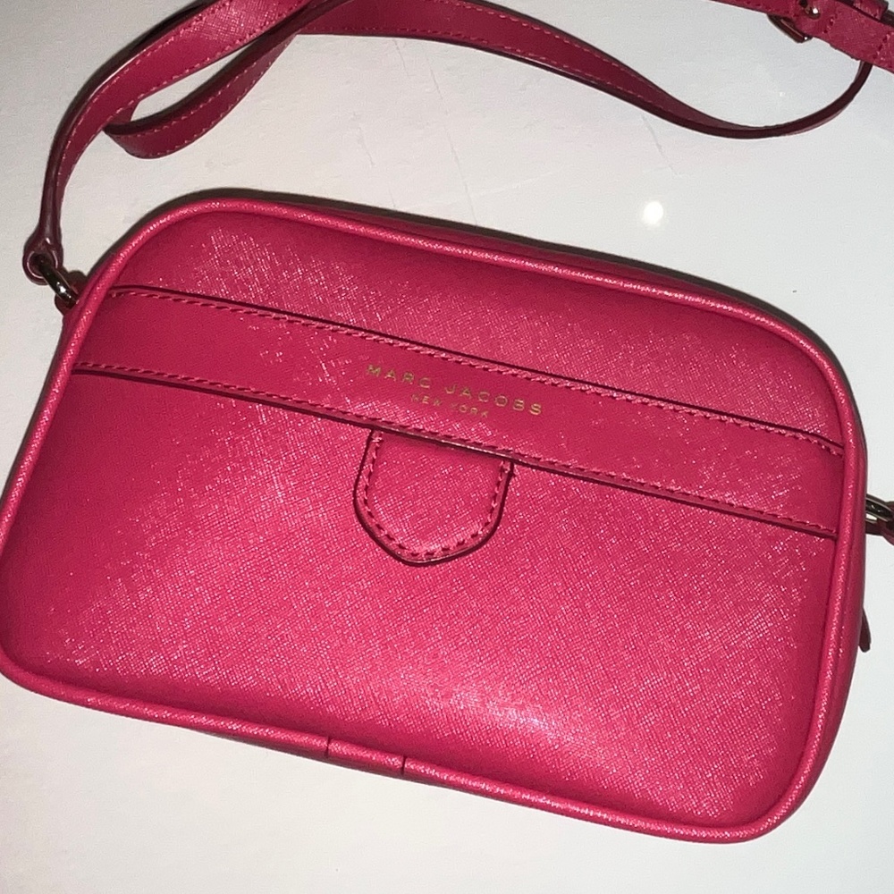 Marc Jacobs pink cross body bag
